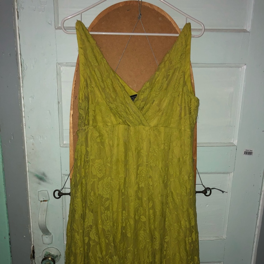 Green rosy summer dress